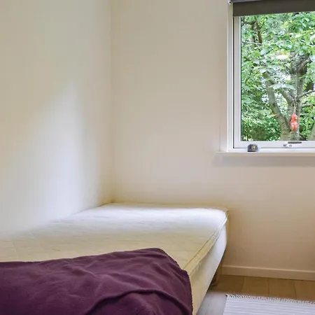 2 Bedroom Lovely Home In Gilleleje