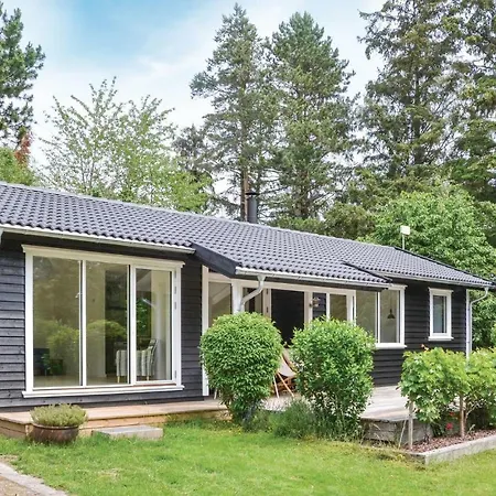 2 Bedroom Lovely In